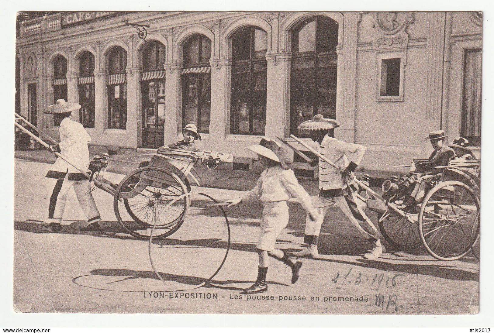 Lyon-Exposition - Les Pousse-pousses En Promenade - Animation - Cpa 1916 - Cachet Ministère De La Guerre - Sonstige & Ohne Zuordnung