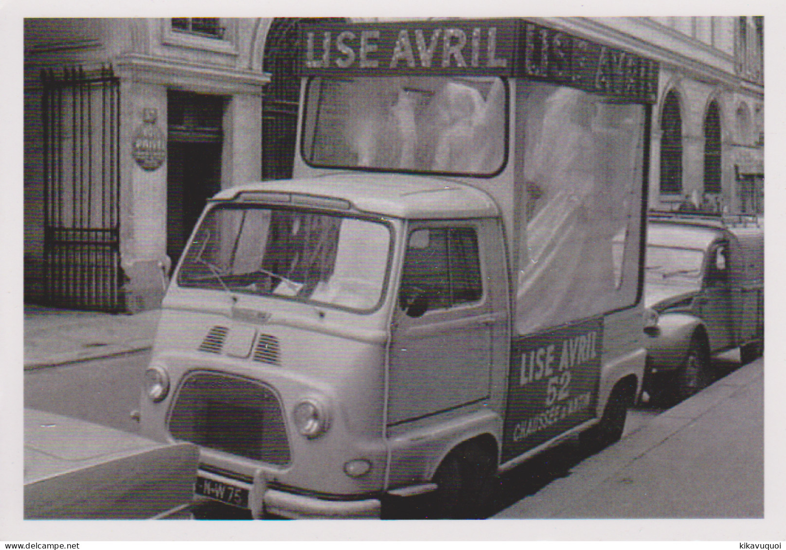 RENAULT ESTAFETTE LISE AVRIL - CARTE POSTALE 10X15 CM NEUF - Voitures De Tourisme