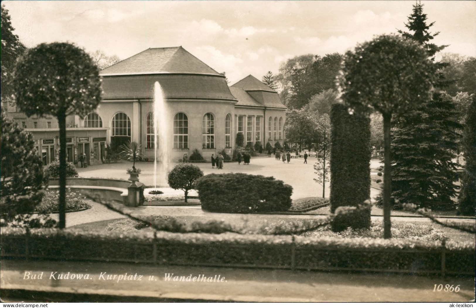 Postcard Bad Kudowa Kudowa-Zdrój Kurplatz U. Wandelhalle. 1942 - Schlesien