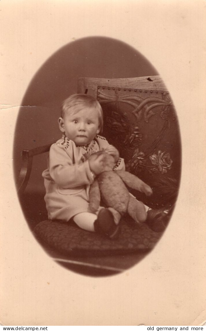 Kleiner Junge Mit Teddy 8,5 X 14 - Anonymous Persons