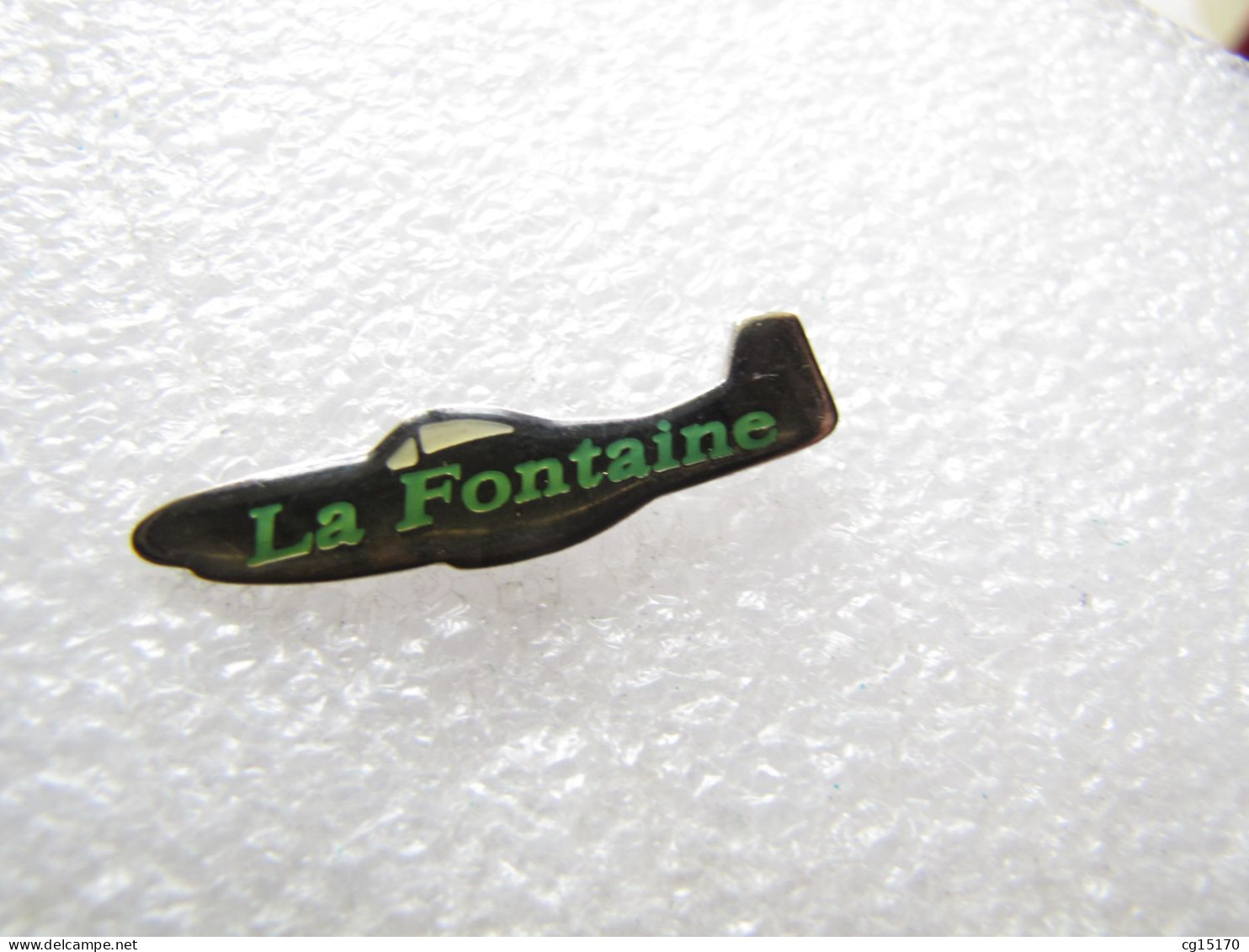 PIN'S    AVION  LA FONTAINE - Airplanes