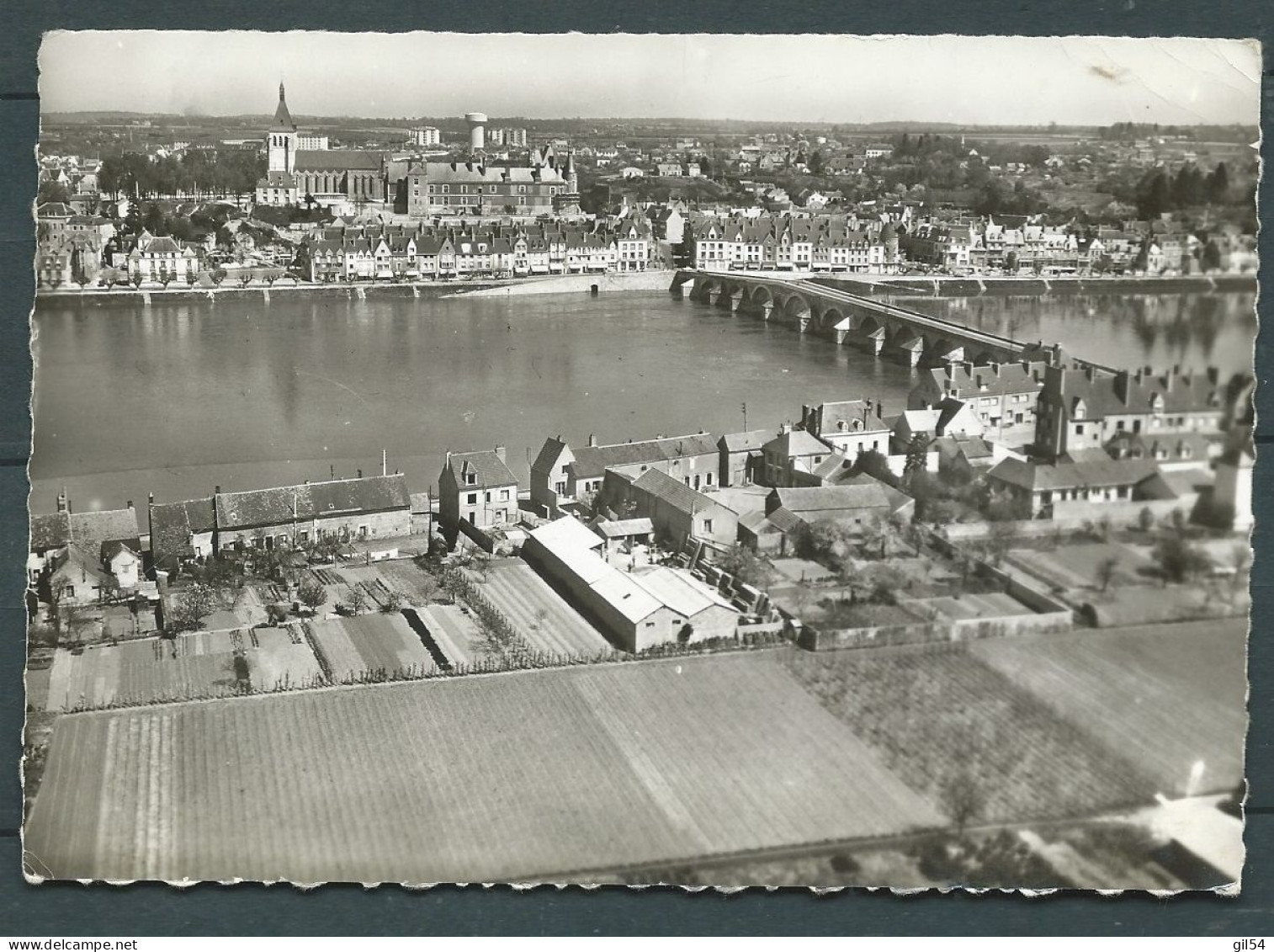 CPSM GF -  En Avion Au Dessus De Gien - La Loire Et Vue Panoramique Des Quais   -    HAY 20048 - Gien