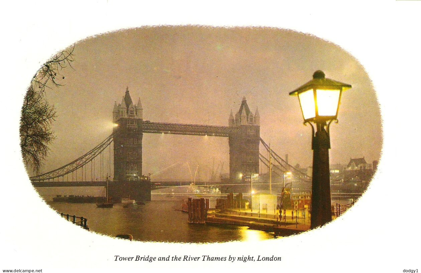 TOWER BRIDGE AND THE RIVER THAMES AT NIGHT, LONDON, ENGLAND.. UNUSED POSTCARD Ms3 - River Thames