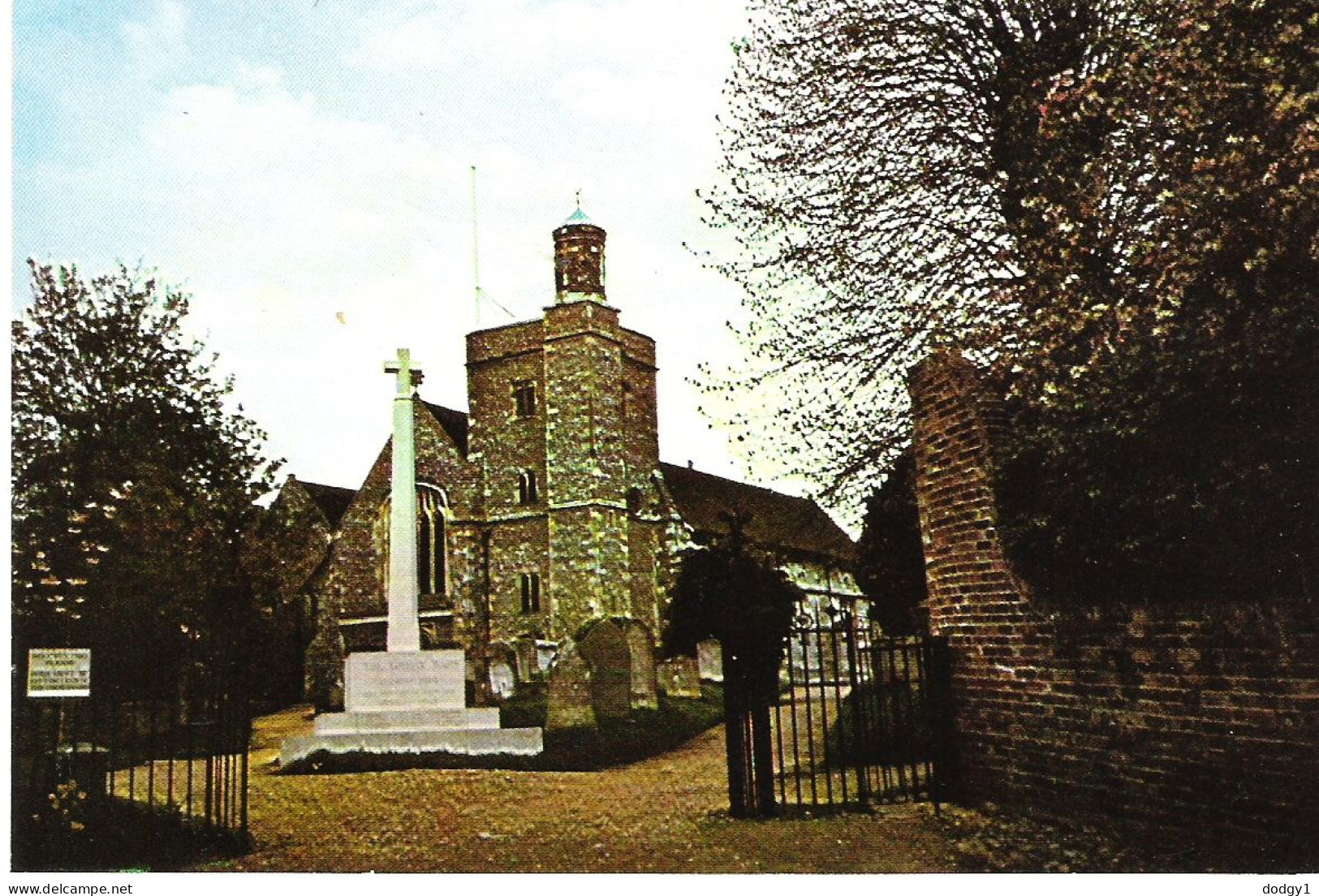 ST. PETERS CHURCH, BISHOPS WALTHAM, HAMPSHIRE, ENGLAND.. UNUSED POSTCARD Ms3 - Kirchen Und Klöster