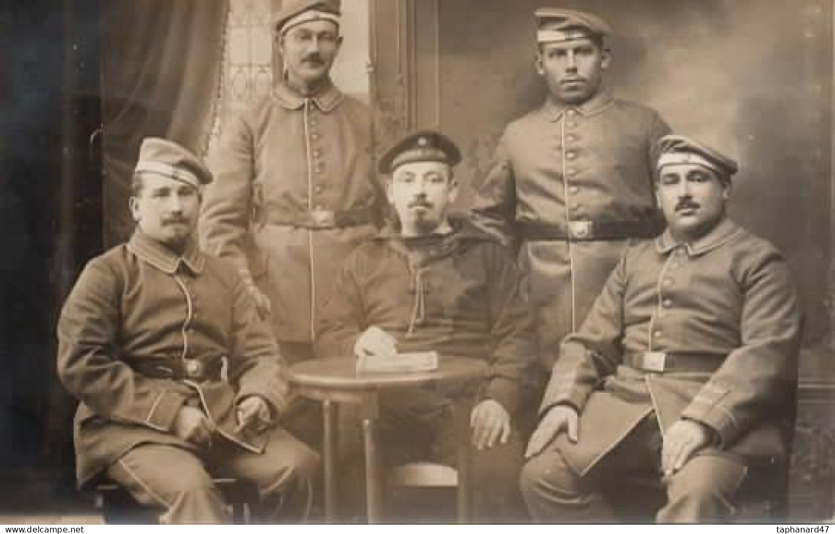 ACP Photo . Groupe De Différents Solats Allemands . (Cachet Militaire Allemand) . - Guerre 1914-18