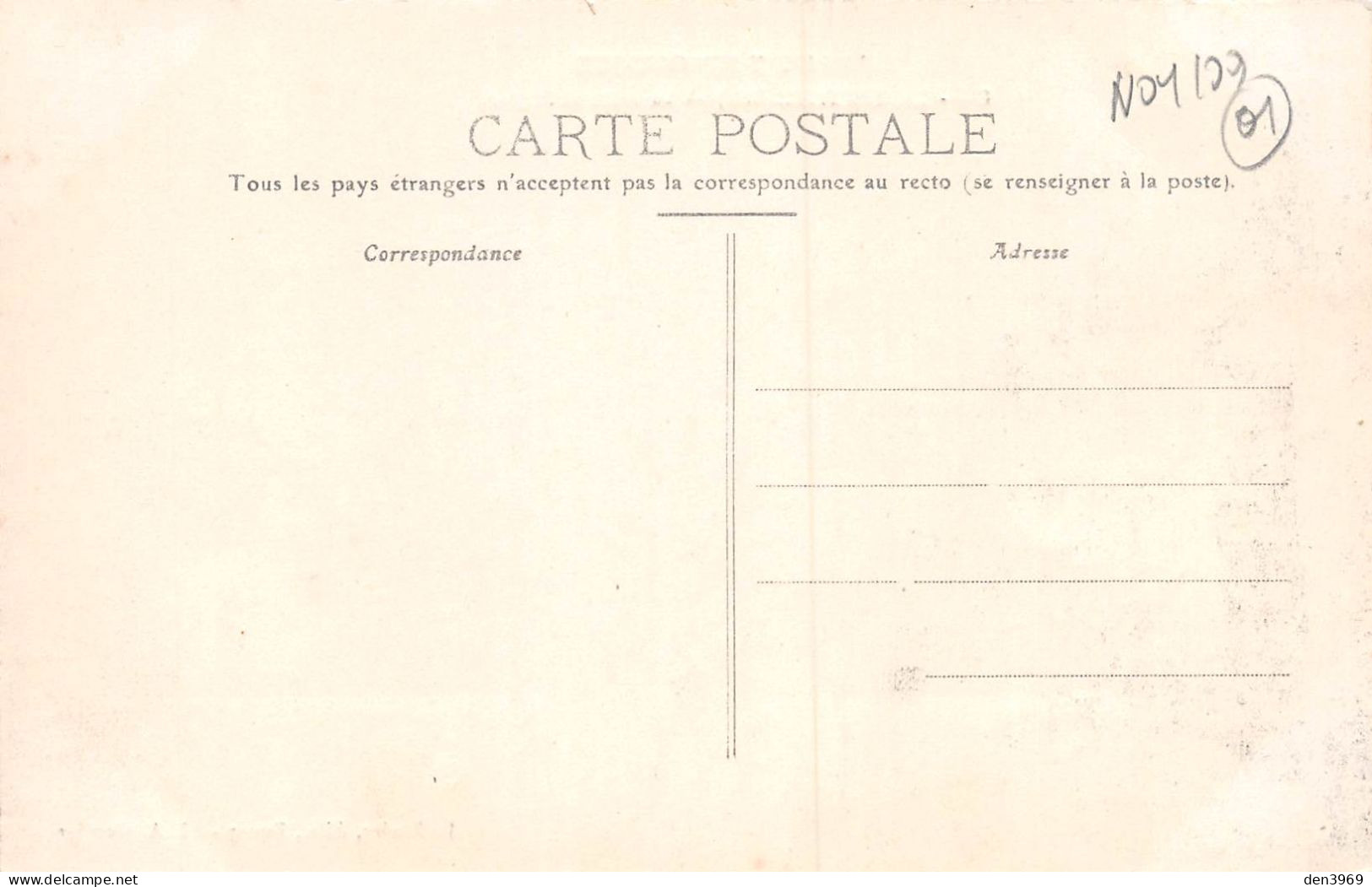 DOUVRES (Ain) - La Place Et L'Eglise - Le Bugey Pittoresque - Unclassified