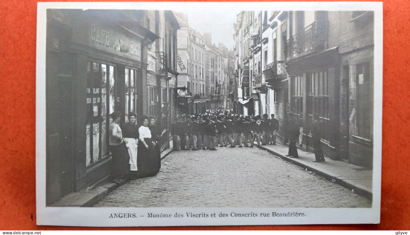 CPA (49) Angers. Monôme Des Viscrits Et Conscrits Rue Beaudrière. Gadz'Arts. (5A.n°542) - Angers