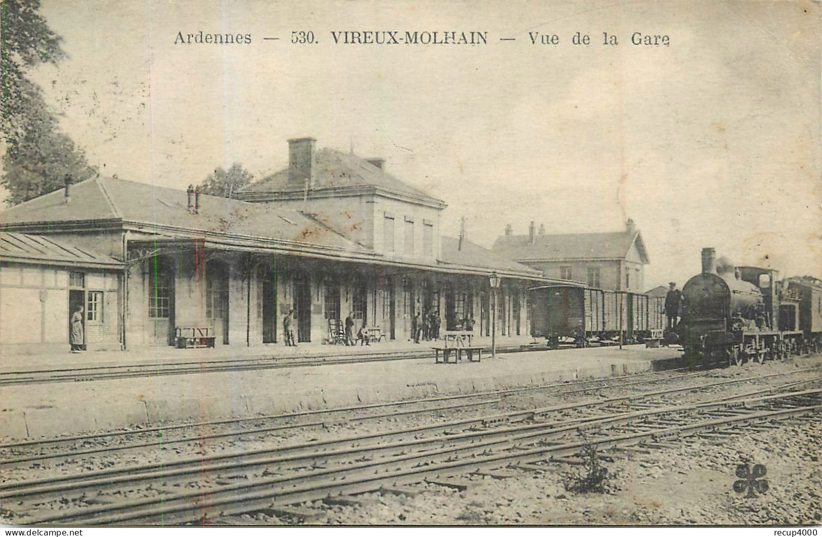08 VIREUX MOLHAIN  Vue De La Gare Locomotive     2 Scans - Altri & Non Classificati