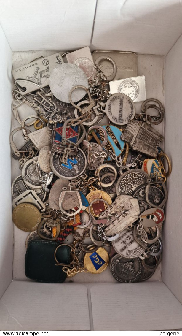 D/    Lot De Porte-clefs  Métal   -   Années 1960    - - Llaveros