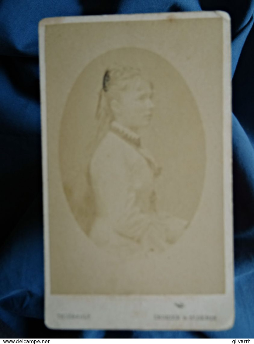 Photo CDV Thiébault à Enghien  Jeune Fille (profil) Cheveux Longs  CA 1875-80 - L679B - Old (before 1900)