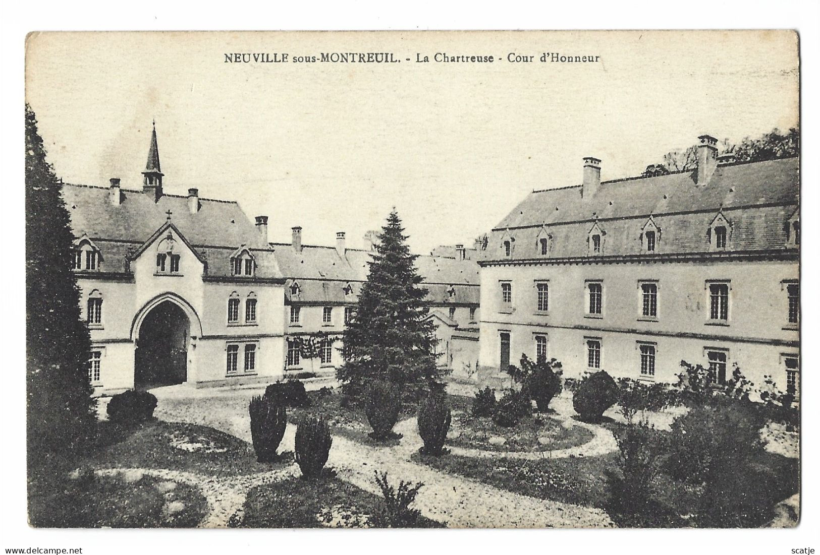 Neuville-sous-Montreuil.   -  La Chartreuse  -  Cour D'Honneur.  -    1914 - War 1914-18