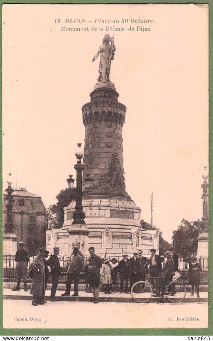 CPA - COTE D'OR - DIJON - PLACE DU 30 OTOBRE - MONUMENT DE LA DÉFENSE - Belle Animation, Cycliste - Dijon