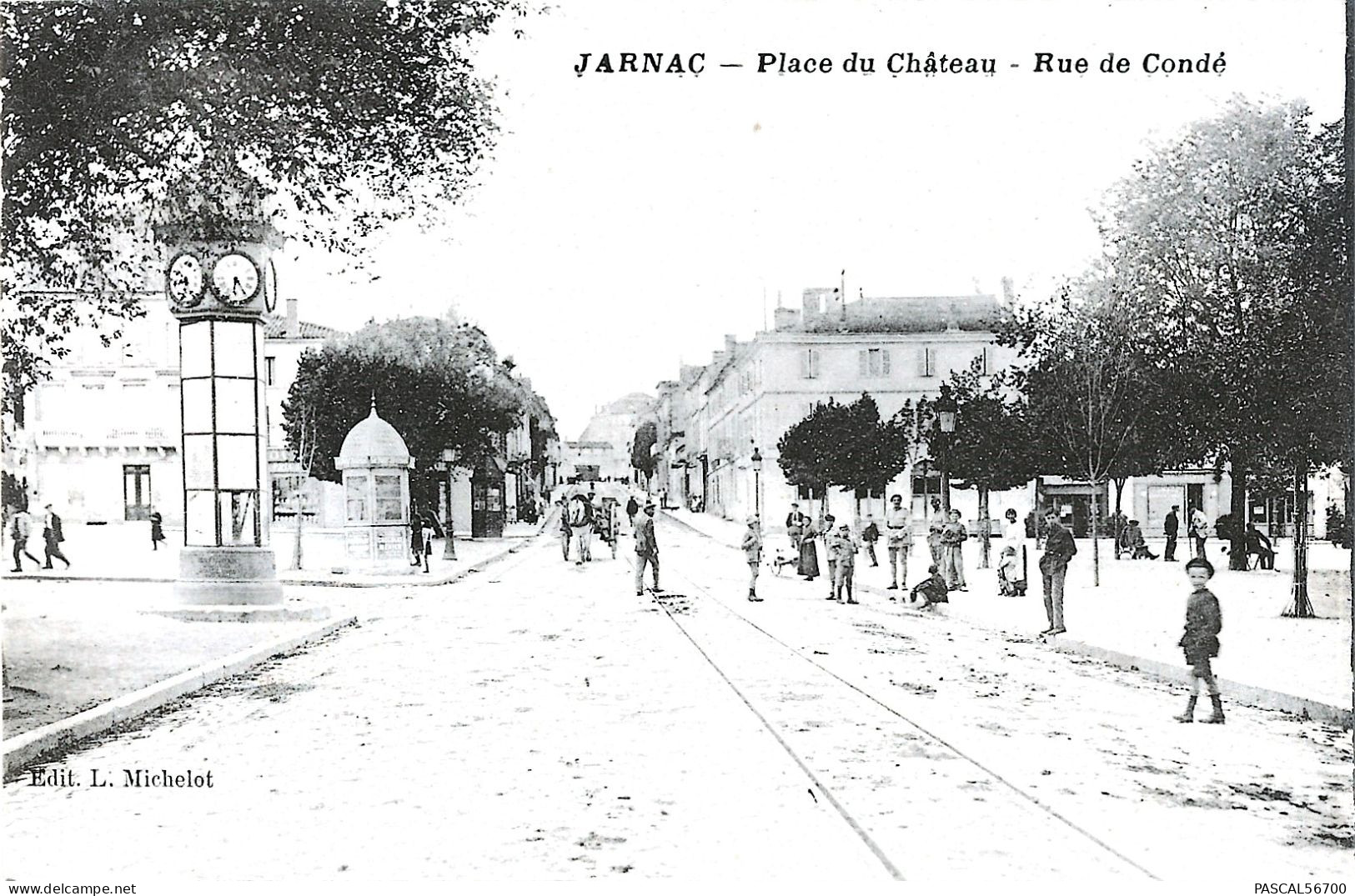 CPA JARNAC - PLACE DU CHATEAU ET RUE DE CONDE ***PEU FREQUENTE*** - Jarnac