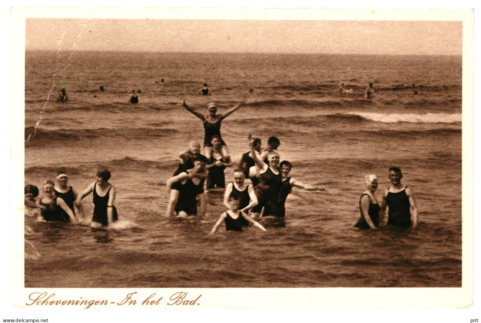 Scheveningen En Het Bad People In Vintage Swimwear 1920s Unused Postcard. Publisher Weenenk & Snel Den Haag - Scheveningen