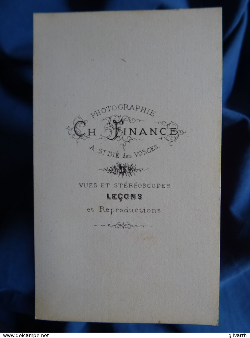 Photo CDV Finance à St Dié  Petit Garçon  Main Sur La Hanche, Chapeau, Costume En Velours  Sec. Emp. CA 1860-65 - L679B - Alte (vor 1900)