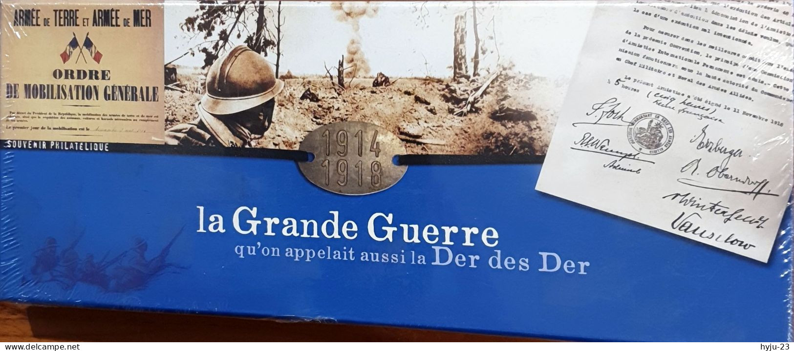 Boite De La Poste Contenant 4 Souvenirs Philatéliques Et Le Timbre Pour Le 90ième Anniversaire De L'armistice 11/11/1918 - Postdokumente