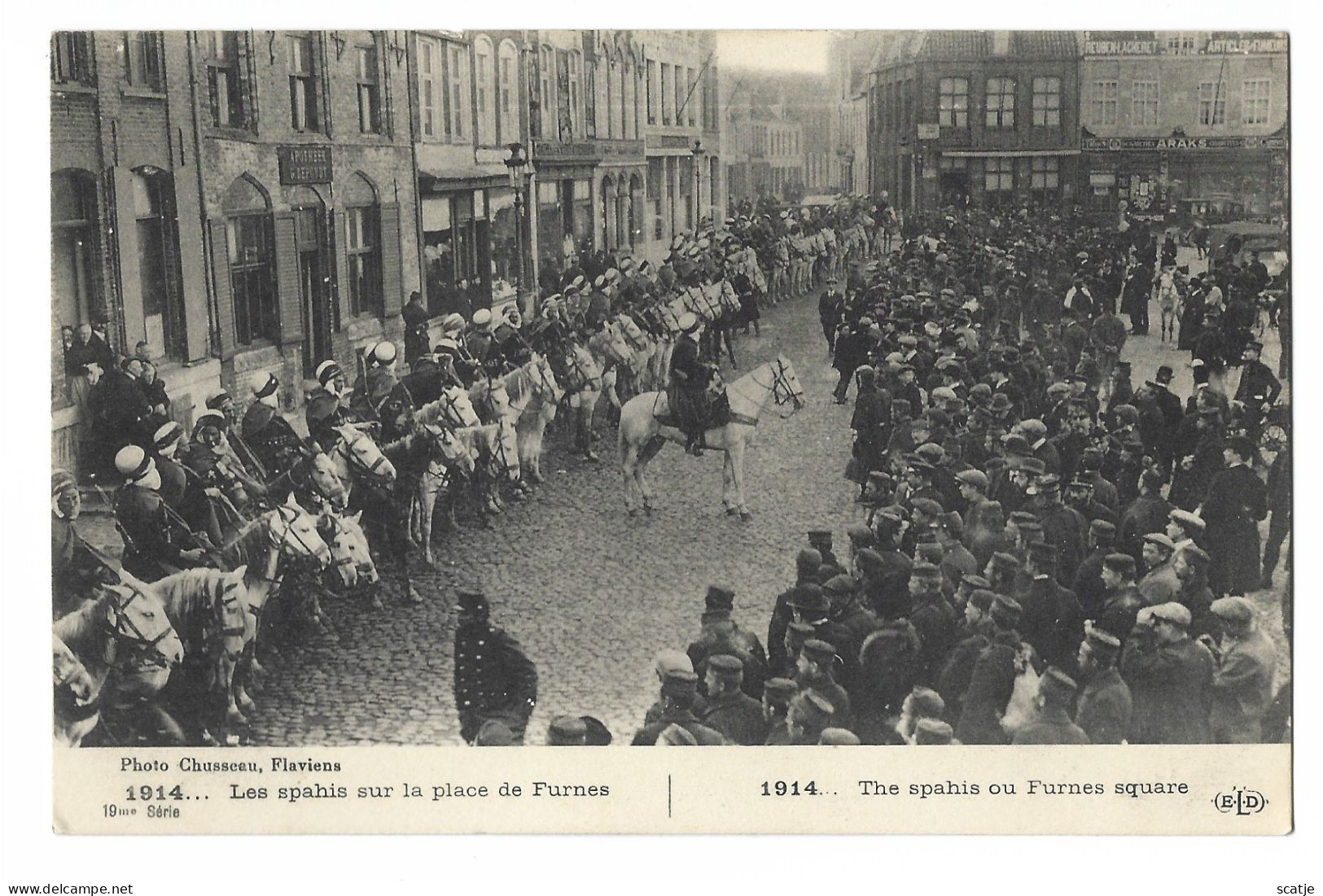 Furnes   -   1914    Les Spahis Sur La Place De Furnes - War 1914-18
