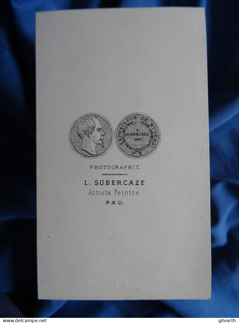 Photo Cdv Subercaze à Pau -  Acteur En Costume De La Renaissance, Théâtre, Second Empire Ca 1865 L679B - Ancianas (antes De 1900)