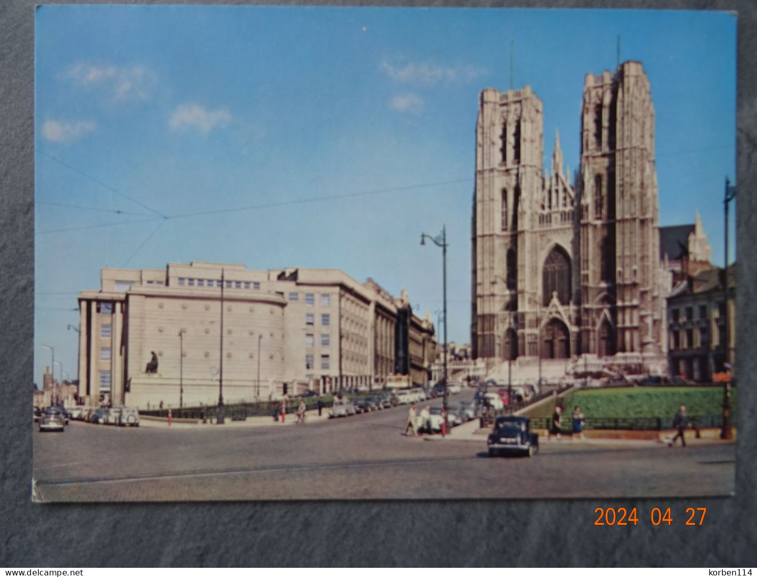 SINT MICHIELS KATHEDRAAL  EN NATIONALE BANK - Bauwerke, Gebäude