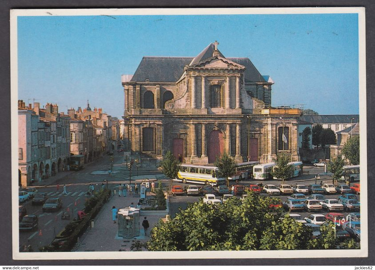 124235/ LA ROCHELLE, La Cathédrale Et Les Arcades - La Rochelle
