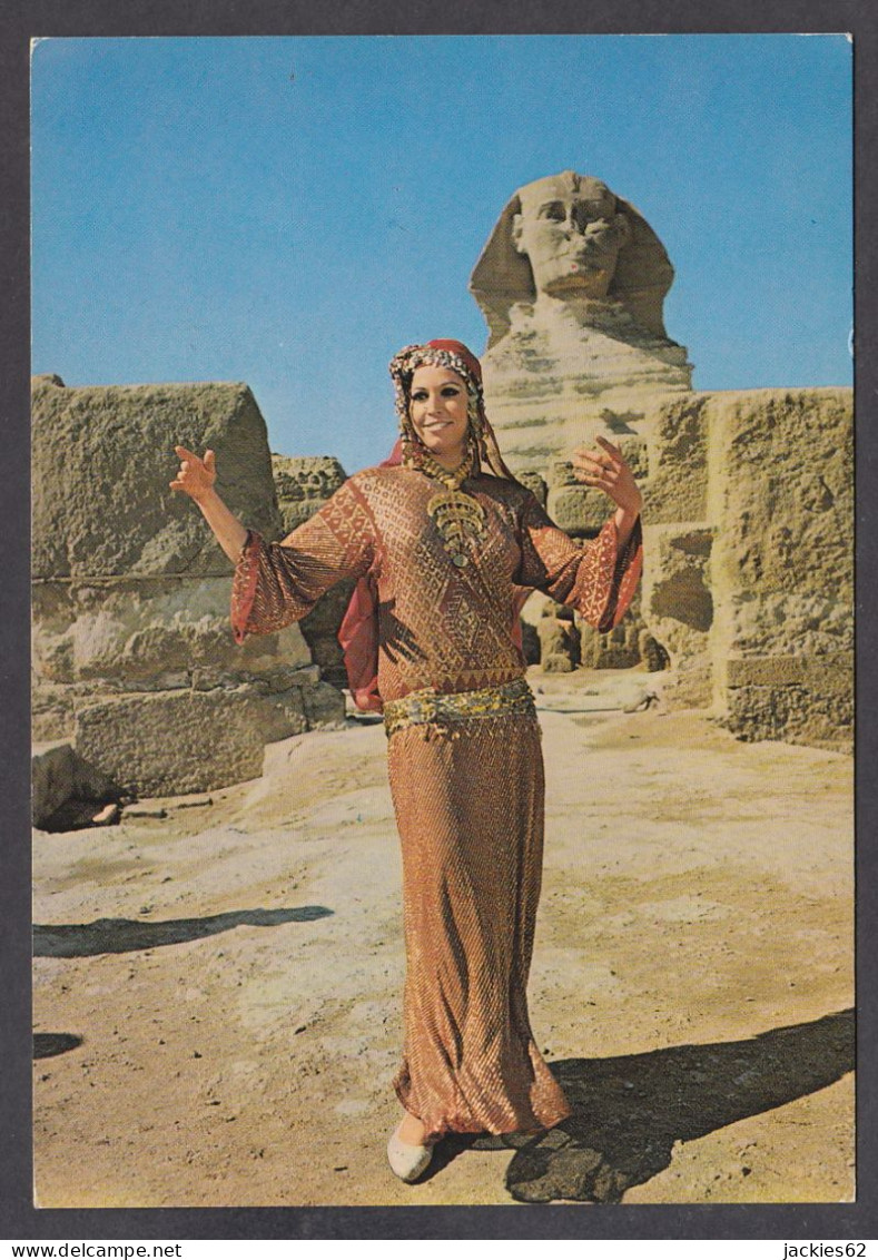 114553/ Egypt, The Ballerina Farida Fahmy At The Sphinx Of Giza - Other & Unclassified