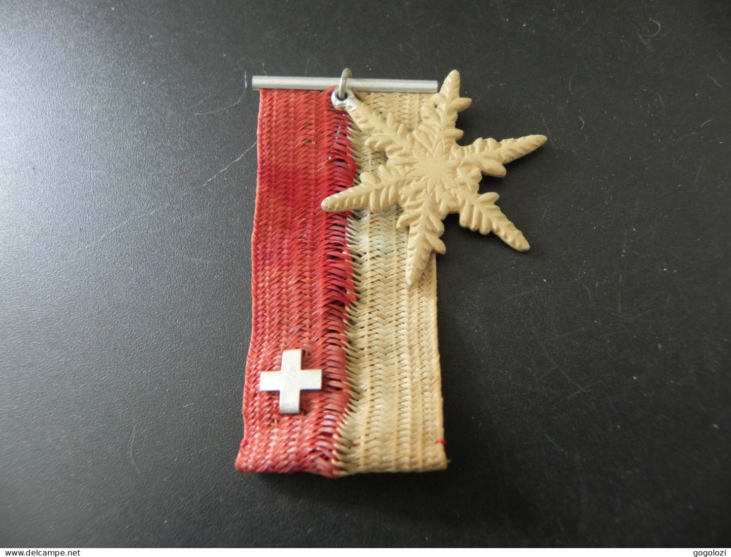 Old Badge Schweiz Suisse Svizzera Switzerland - Winterhilfe 1944 1945 - Ohne Zuordnung