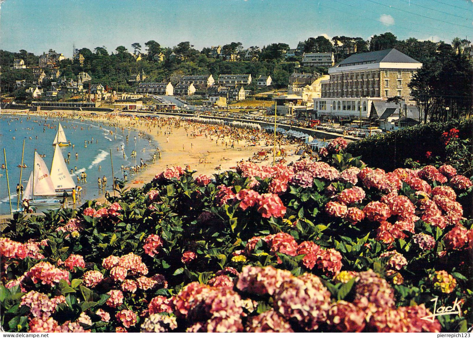 22 - Perros Guirec - La Plage De Trestraou - Perros-Guirec