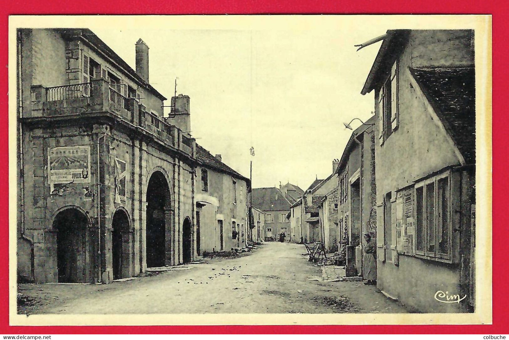 70 - BUCEY-LES-GY +++ Lavoir Et Hôtel De Ville +++ - Autres & Non Classés