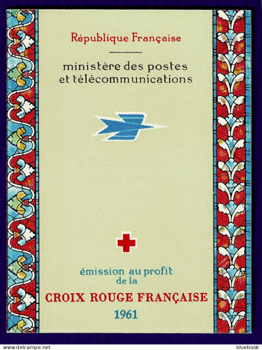 Ref 1645 - France 1961 - Red Cross Booklet SG 1555/1556 - Croix Rouge