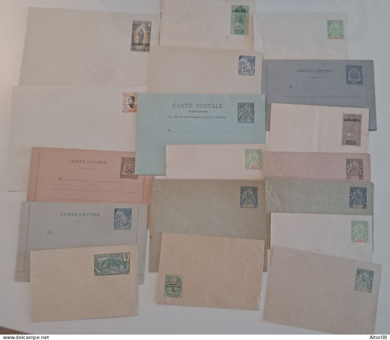 LOT DE 18 CARTES,LETTRES,PRE TIMBRES NEUFS ANNEES 1890/1920.COTE PLUS DE 380 EURO. INTERESSANT.A VOIR - Autres & Non Classés