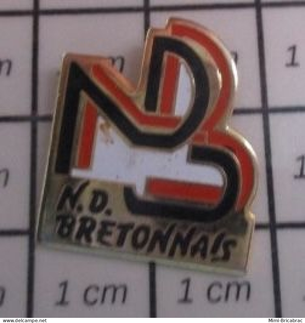 3517 Pin's Pins / Beau Et Rare / ADMINISTRATIONS / CHOLET COLLEGE NOTRE DAME DU BRETONNAIS - Amministrazioni