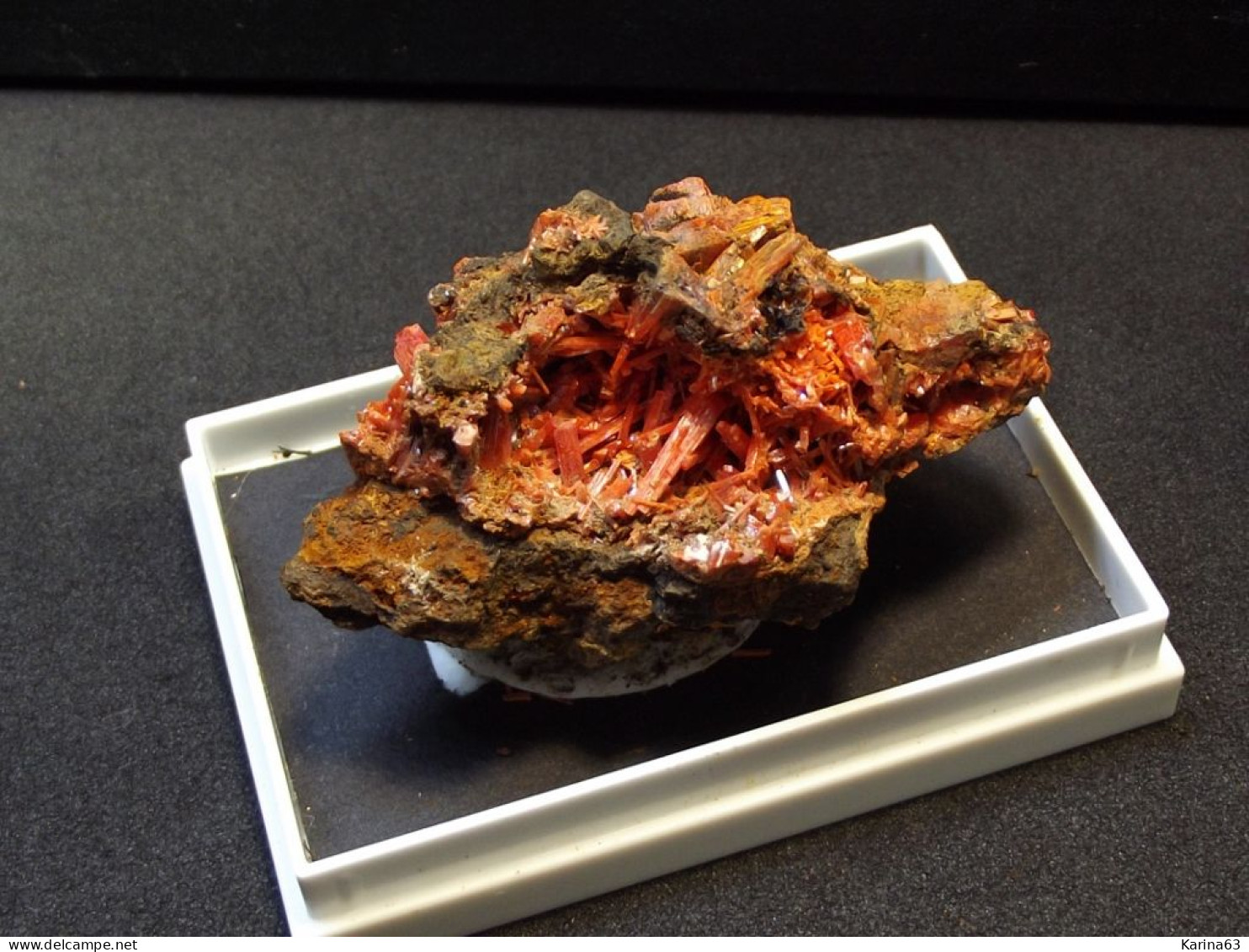 Crocoite ( 5 x 3 x 2.5 cm) - Red Lead Mine - Tasmania - Australia