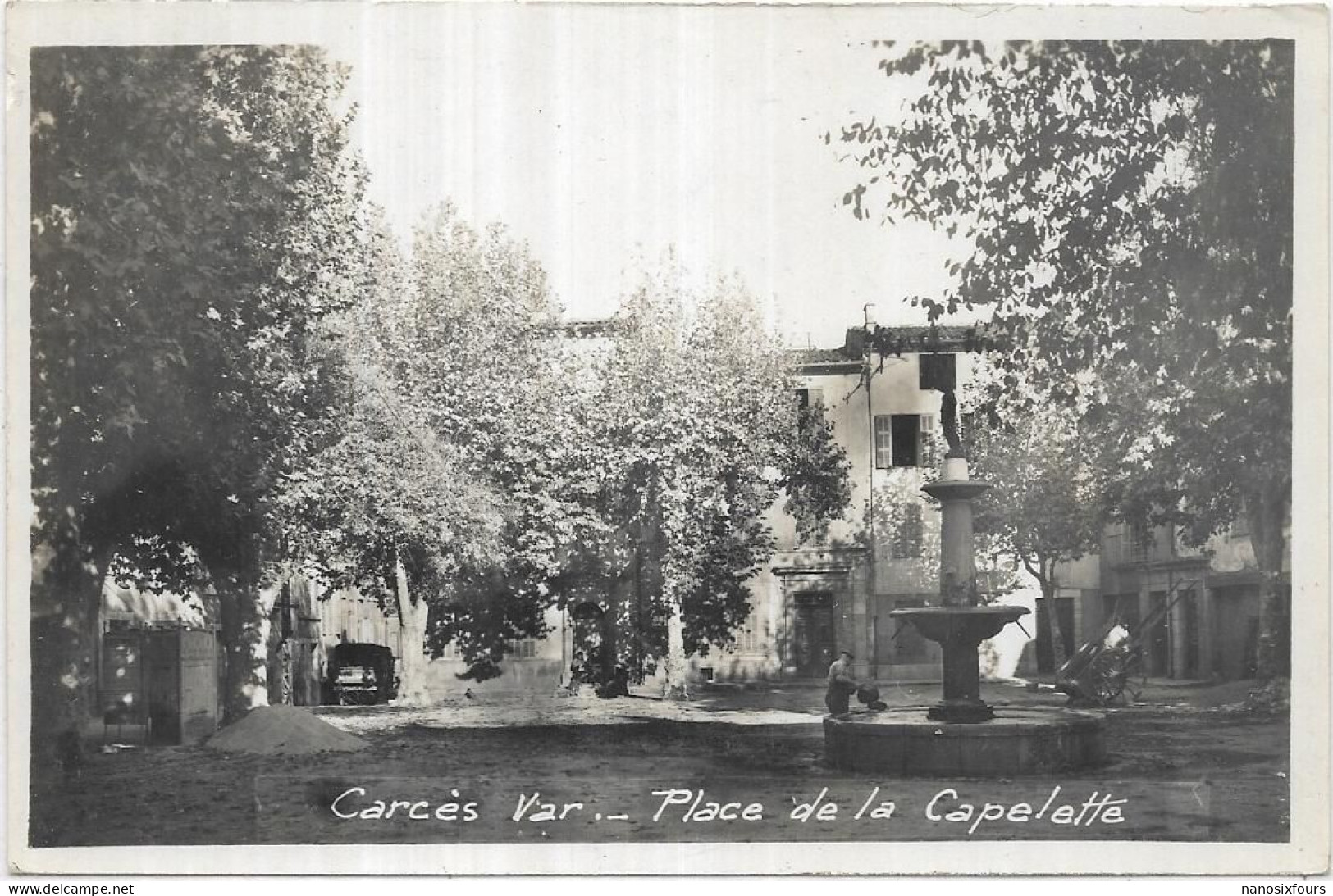D 83.  CARCES. PLACE DE LA CAPELETTE. CARTE ECRITE - Carces