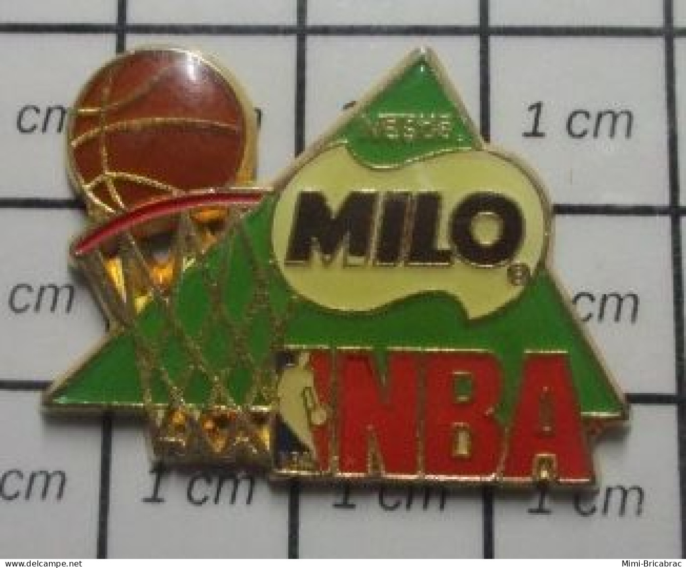 2020  Pin's Pins / Beau Et Rare / THEME : SPORTS / BASKET-BALL USA NBA GLACE MILO Sans Tintin ! - Baloncesto