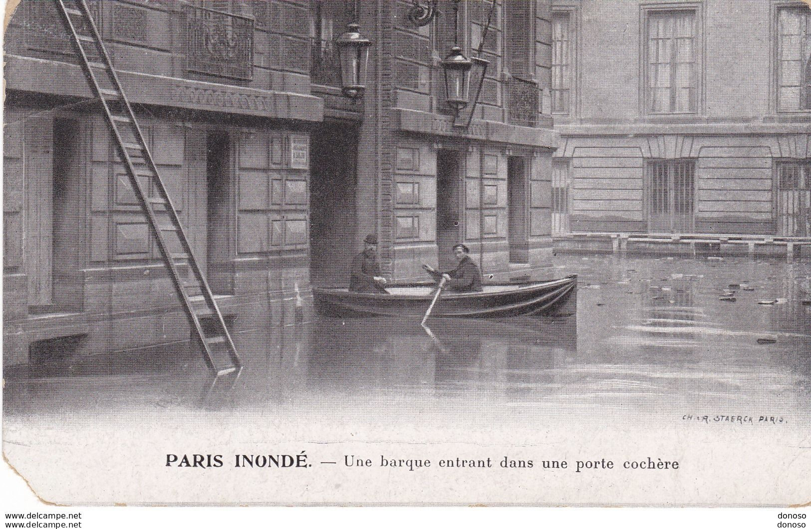 PARIS Inondé Une Barque Entrant Dans Une Porte Cochère Non  Circulé - Inondations De 1910