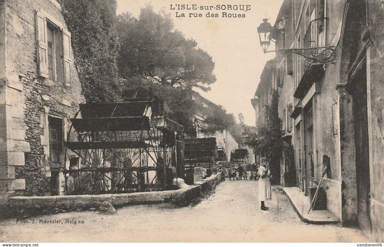 CPA - 84 - L'Isle Sur Sorgue - La Rue Des Roues - L'Isle Sur Sorgue