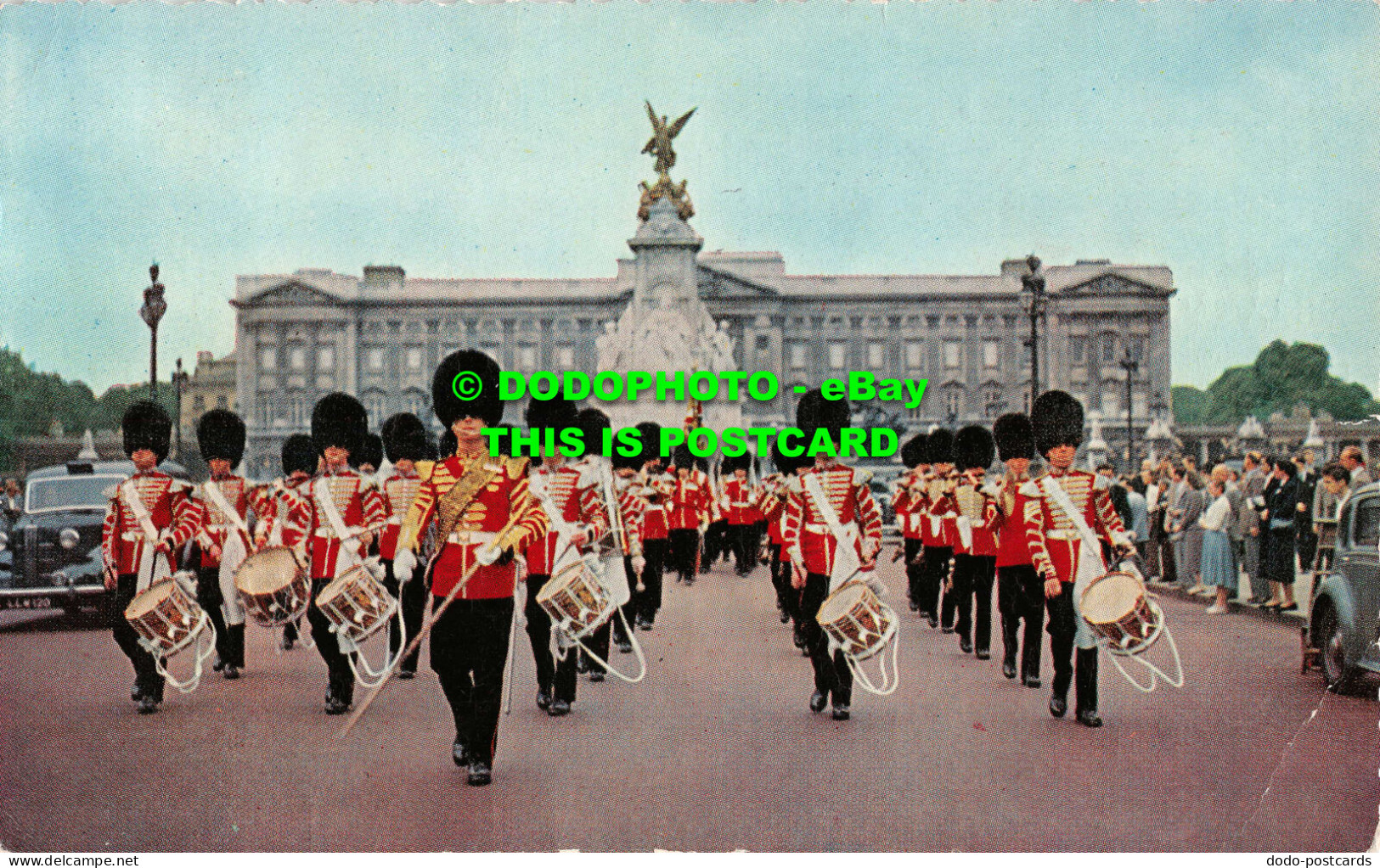 R538223 Guards Band Leaving Buckingham Palace. London. A. V. Fry. 1960 - Sonstige & Ohne Zuordnung