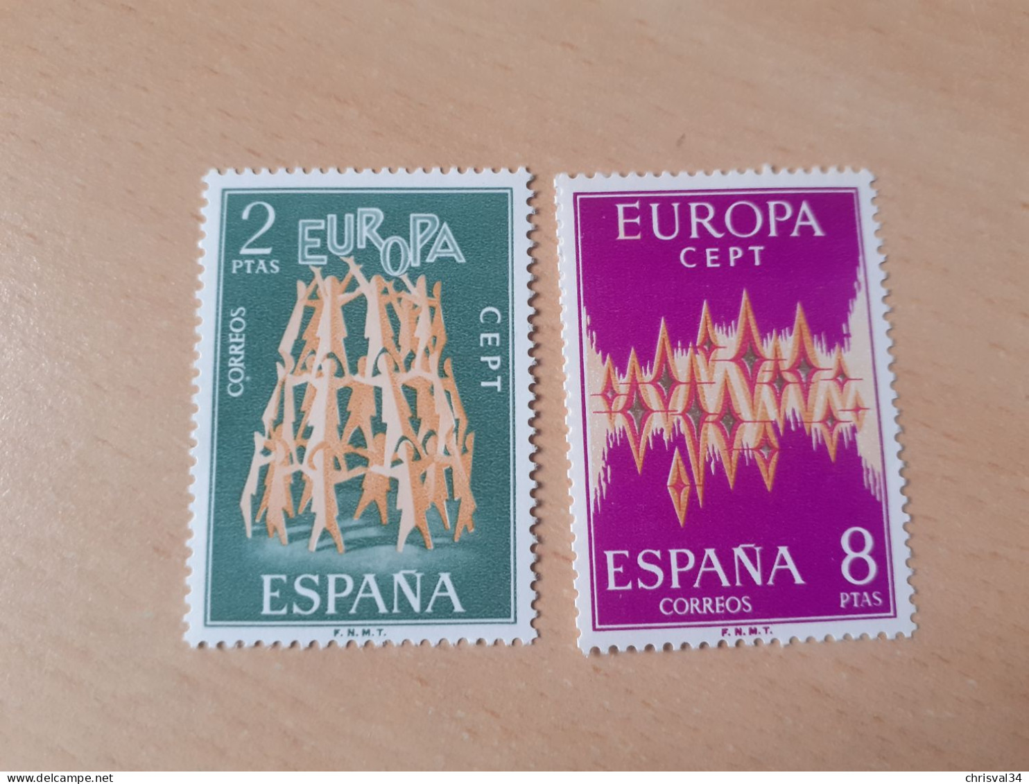 TIMBRES   ESPAGNE   ANNEE   1972   N  1744  /  1745   COTE  3,00  EUROS   NEUFS  LUXE** - Nuovi