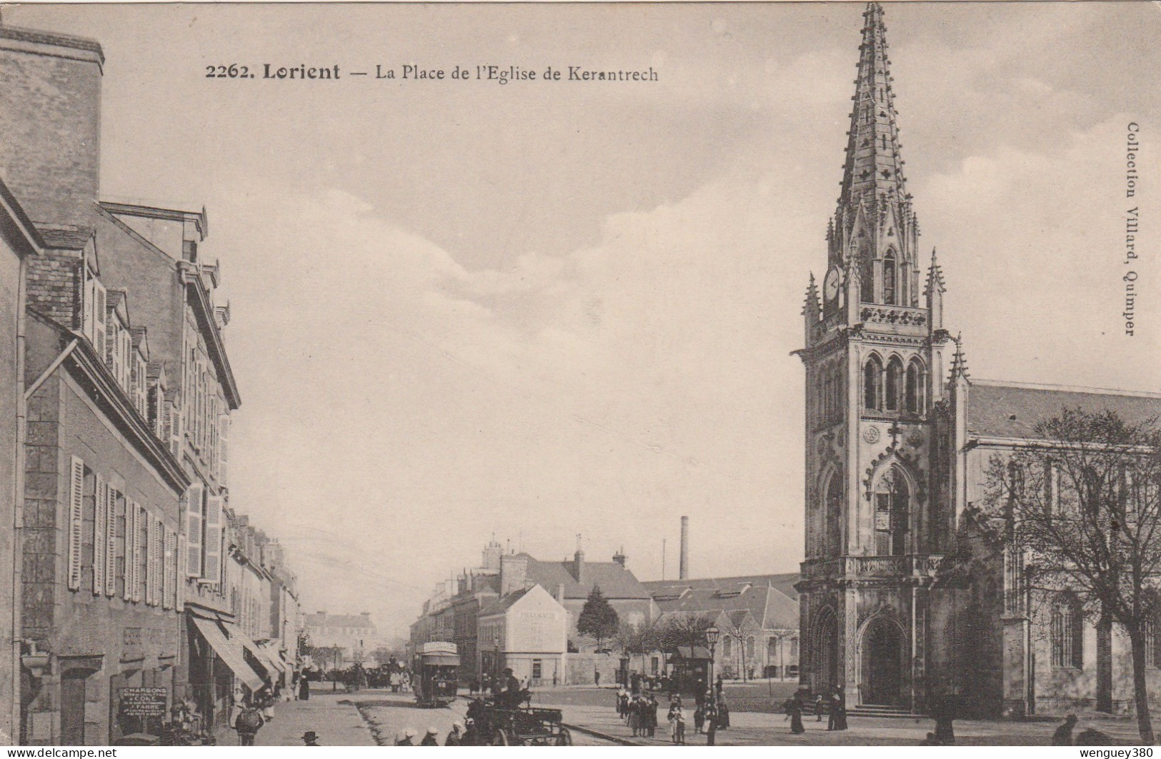 56  LORIENT      La Place De L'Eglise De Kerentrech…avec Tram  Au Loin  TB PLAN   1922.  PAS COURANT - Lorient