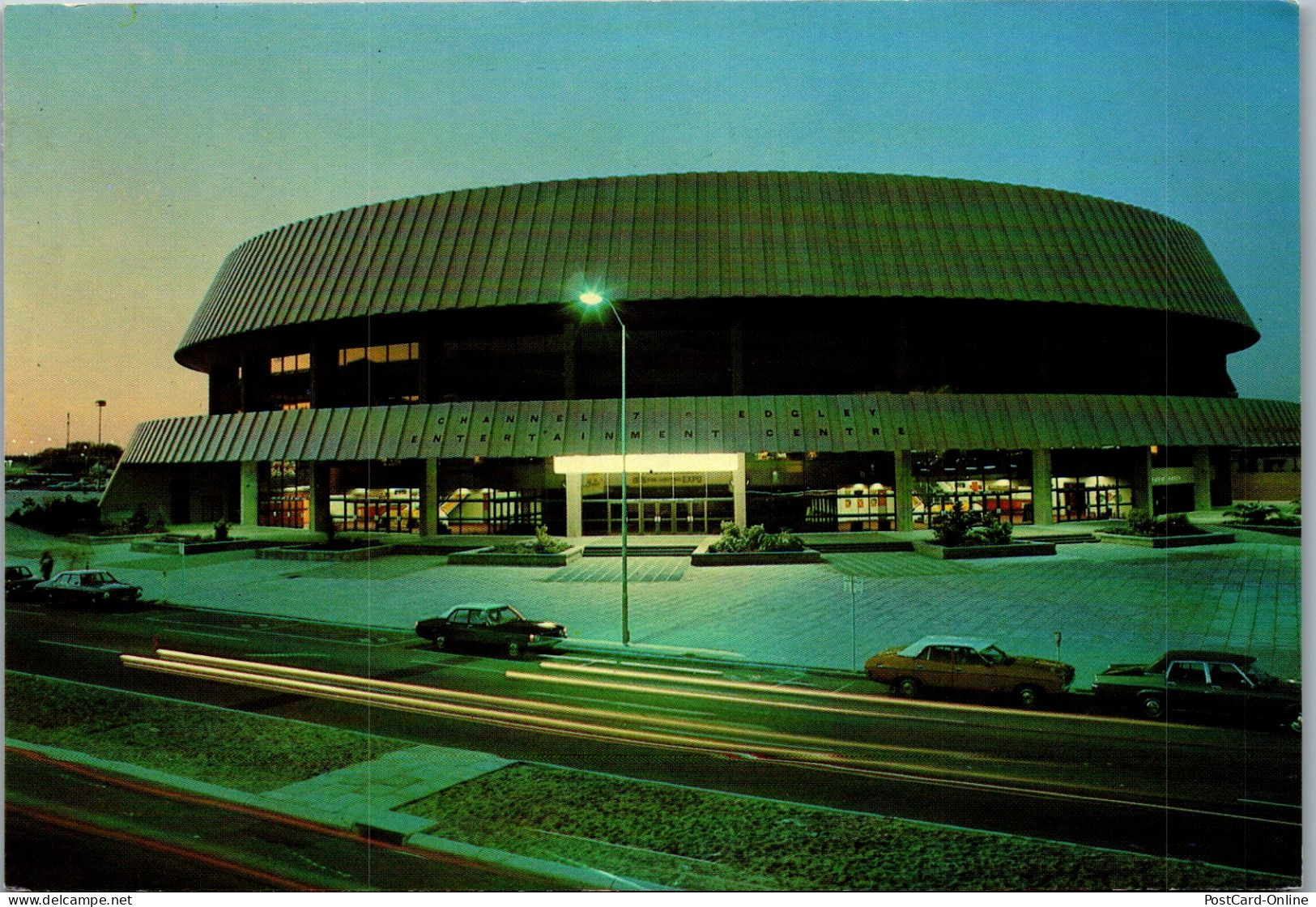 49809 - Australien - Perth , Entertainment Centre At Dusk - Gelaufen 1976 - Perth