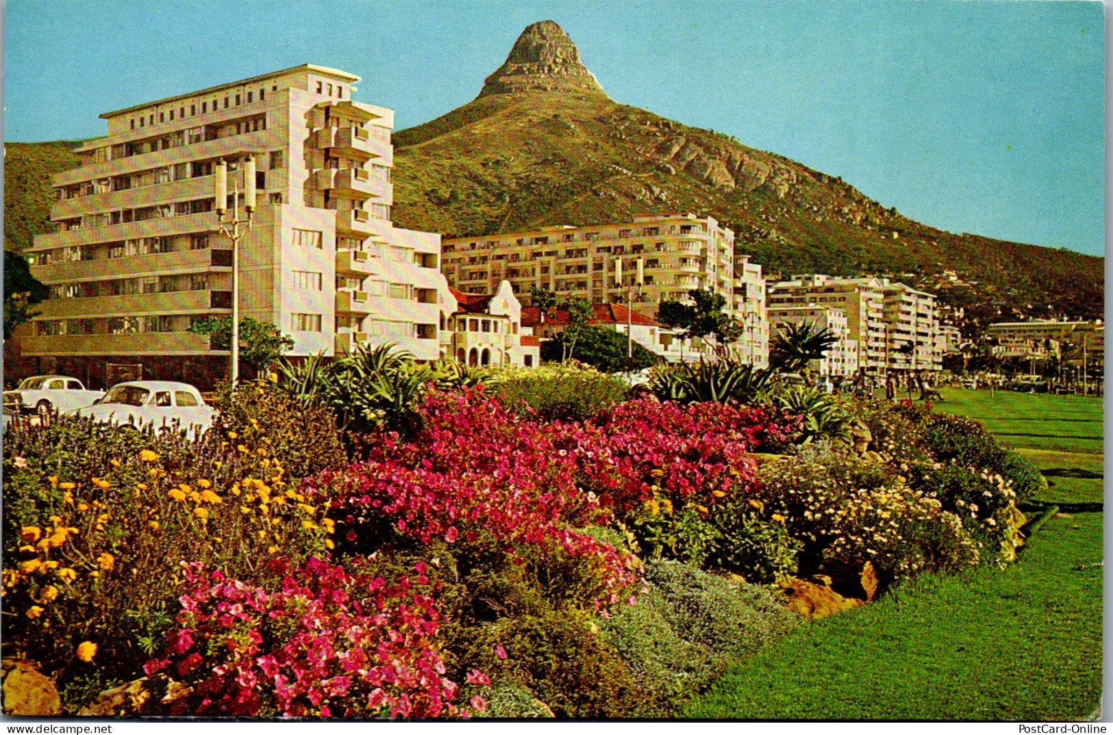 50660 - Südafrika - Kapstadt , Lion's Head Viewed From The Lawns At Sea Point - Gelaufen  - South Africa