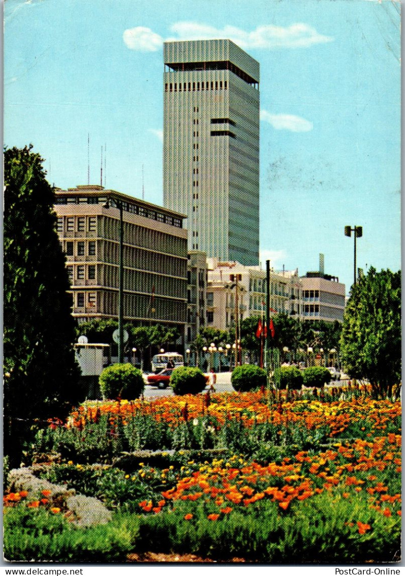 50482 - Tunesien - Tunis , Avenue Bourguiba - Gelaufen 1981 - Tunesië