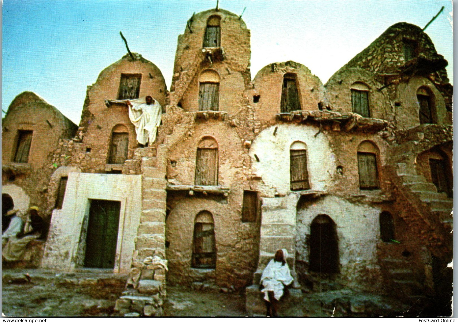 50472 - Tunesien - Medenine , Habitation Traditionnelle - Gelaufen 1983 - Tunisie