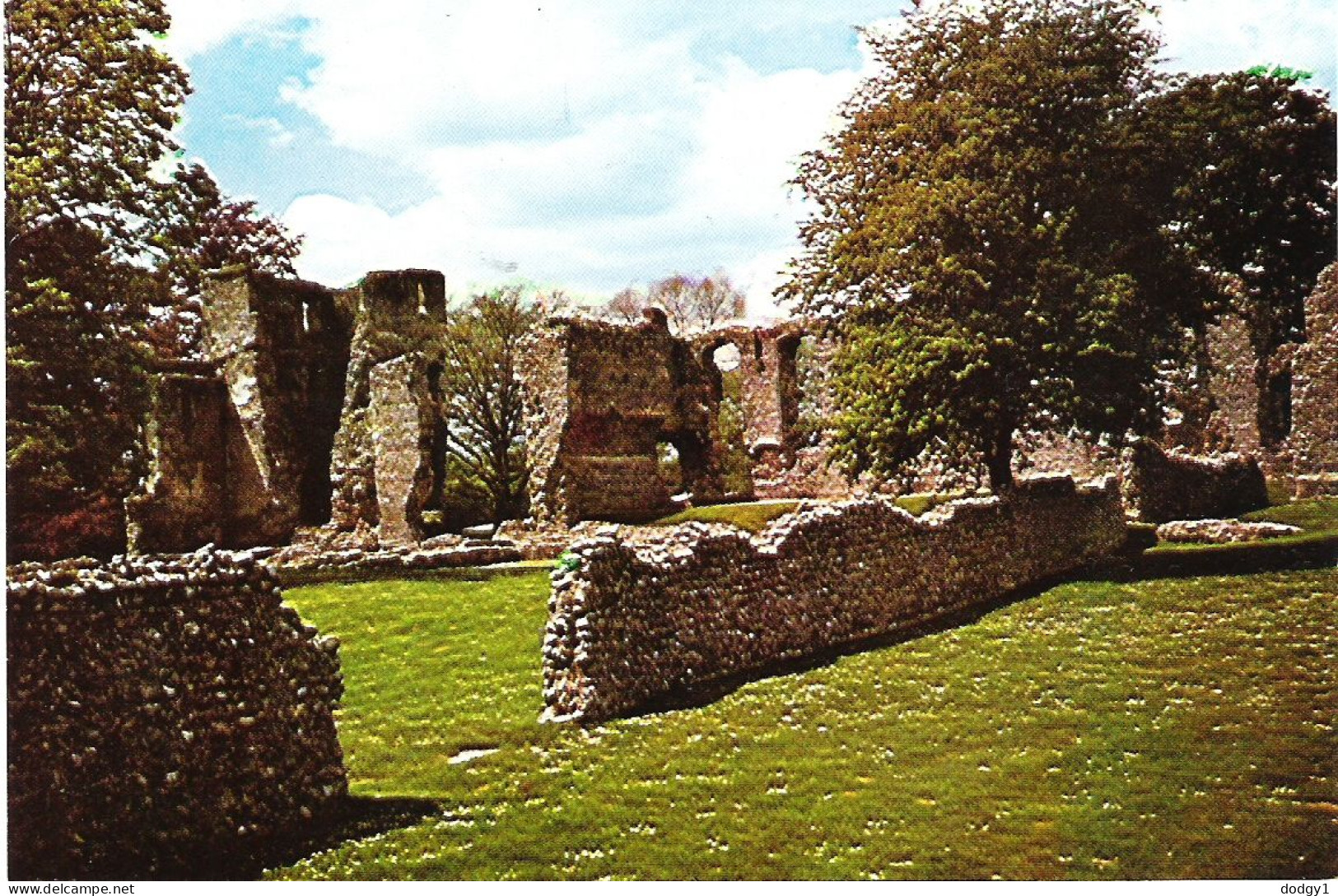 PALACE RUINS, BISHOPS WALTHAM, HAMPSHIRE, ENGLAND. UNUSED POSTCARD Ms4 - Autres & Non Classés