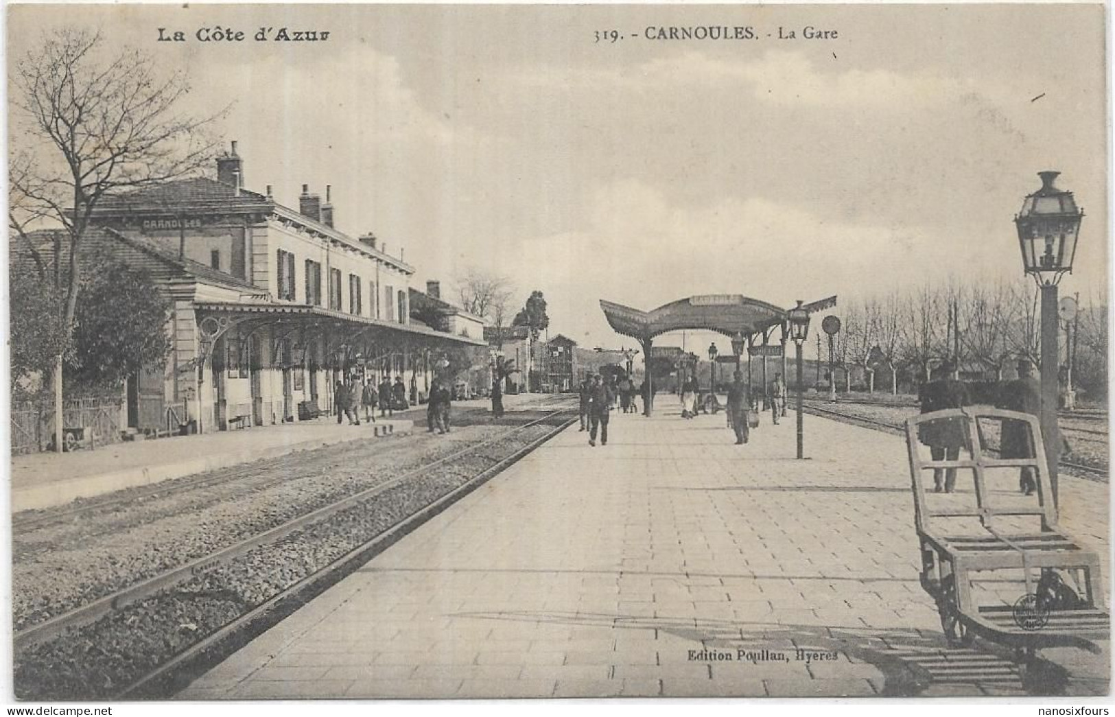 D 83.  CARNOULES.  LA GARE.  CARTE ECRITE - Andere & Zonder Classificatie