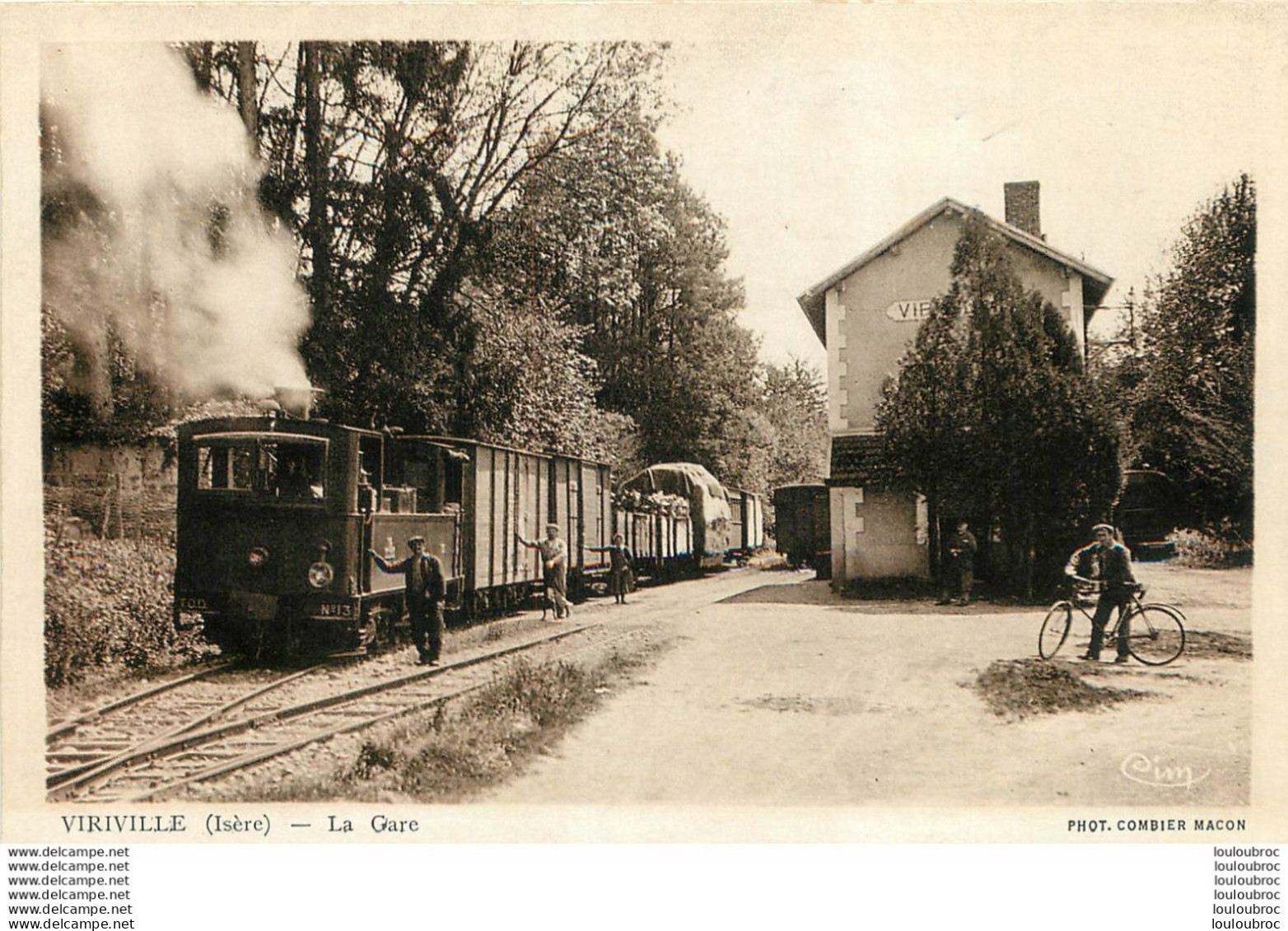 VIRIVILLE LA GARE ET LE TRAIN - Viriville