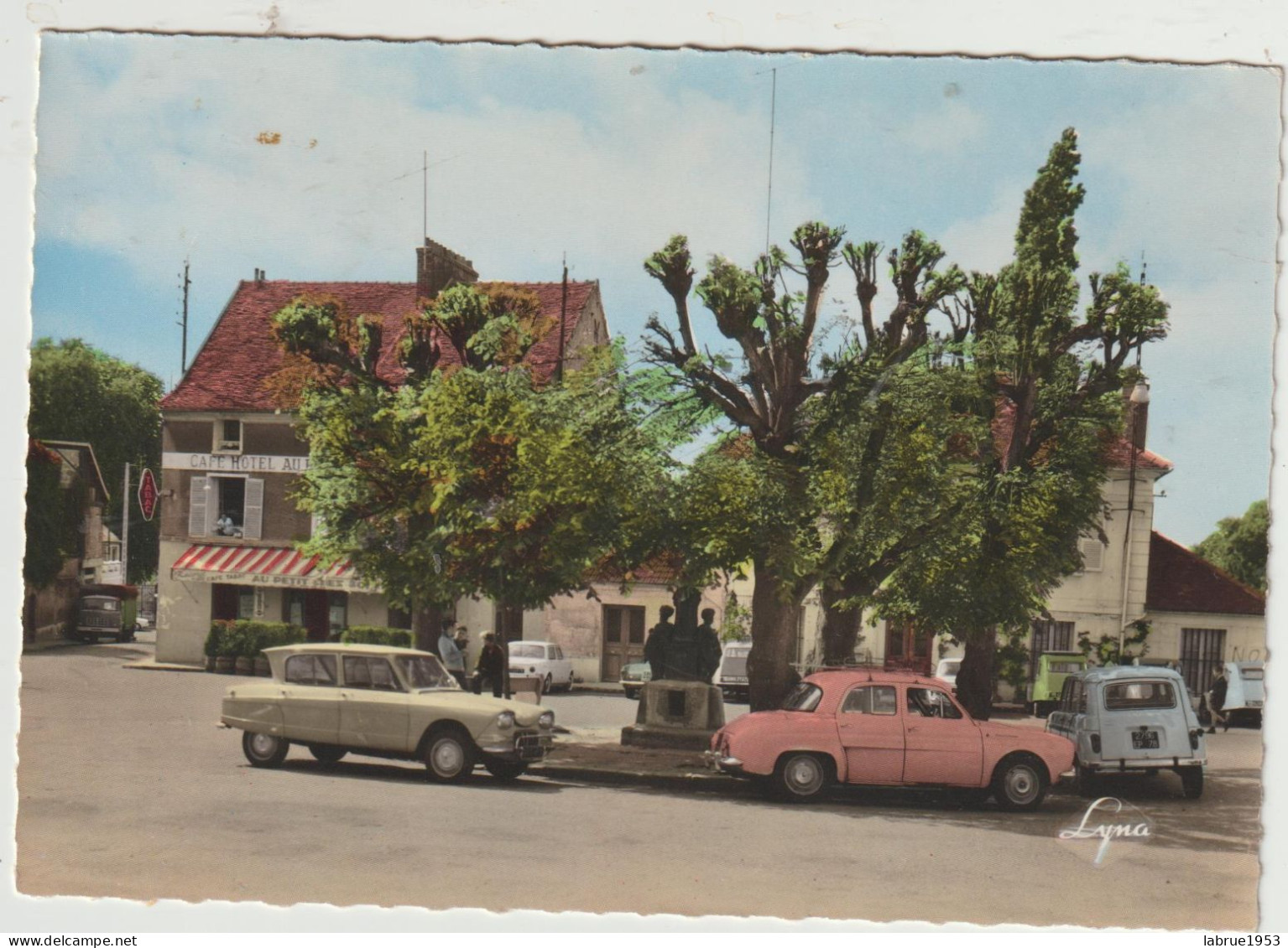 La Celle-Saint-Clou- Place De L'Eglise - Citroën Ami 6 - Dauphine-  4L   (G.2538) - La Celle Saint Cloud