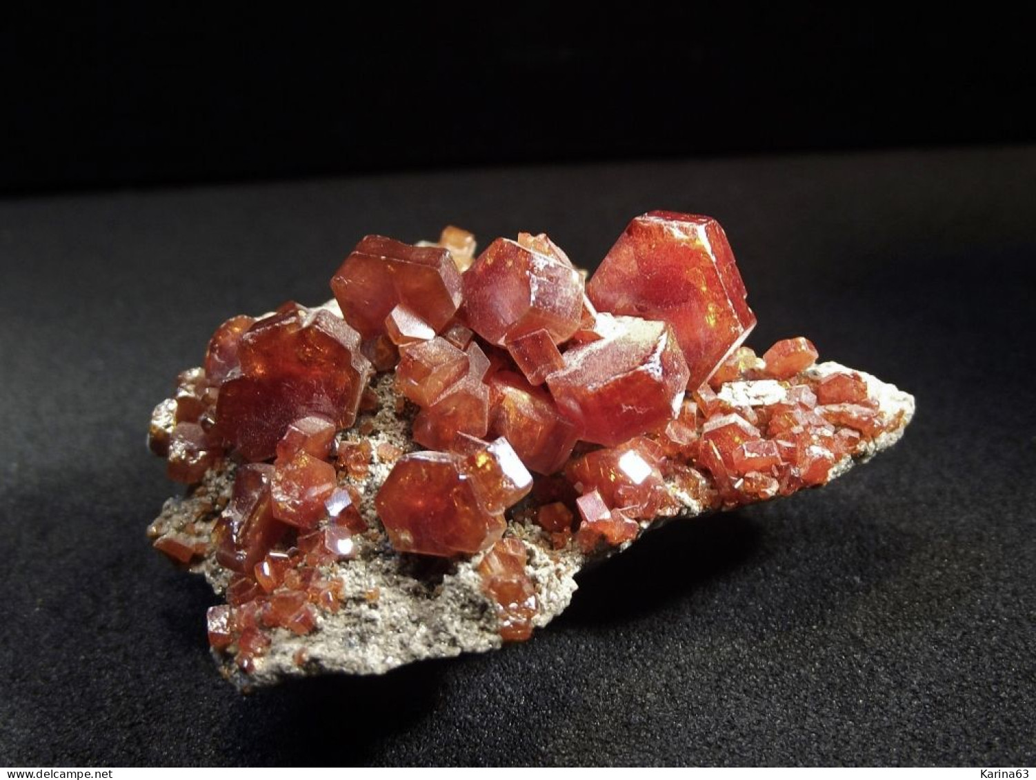 Vanadinite On Matrix ( 4 X 3.5 X 2 Cm ) - Bou Almaden - Morocco - Minerals