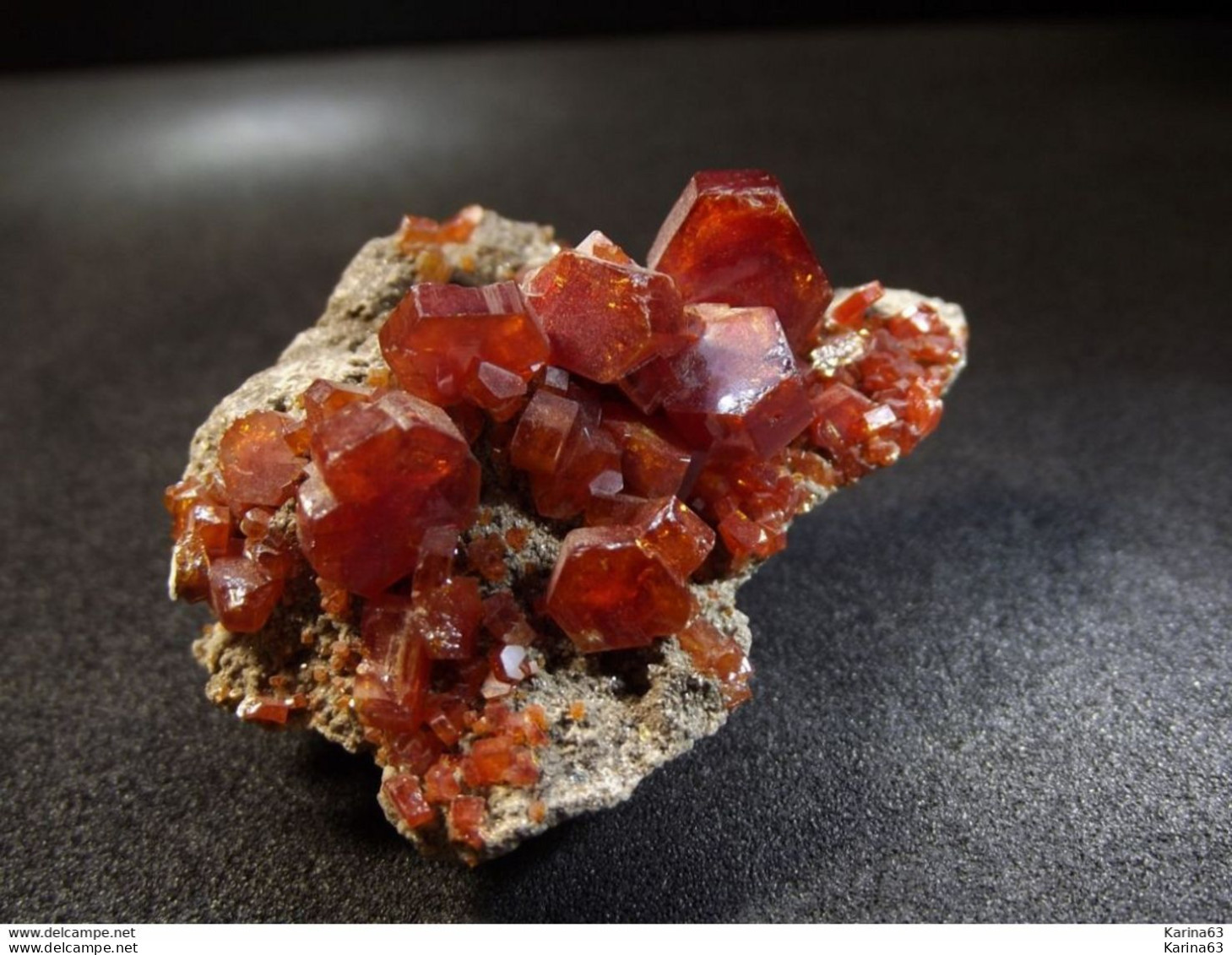 Vanadinite on matrix ( 4 x 3.5 x 2 cm ) - Bou Almaden - Morocco