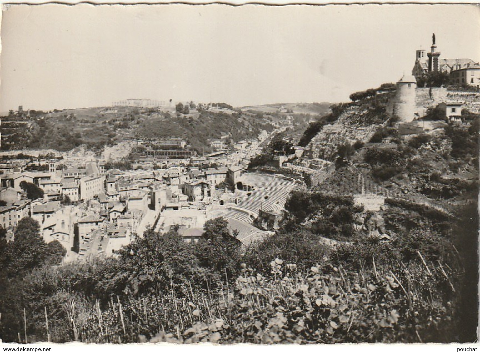 DE 15 -(38) VIENNE -  COLLINE DE PIPET ET LA CHAPELLE DE NOTRE DAME DE LA SALETTE -  2 SCANS - Vienne